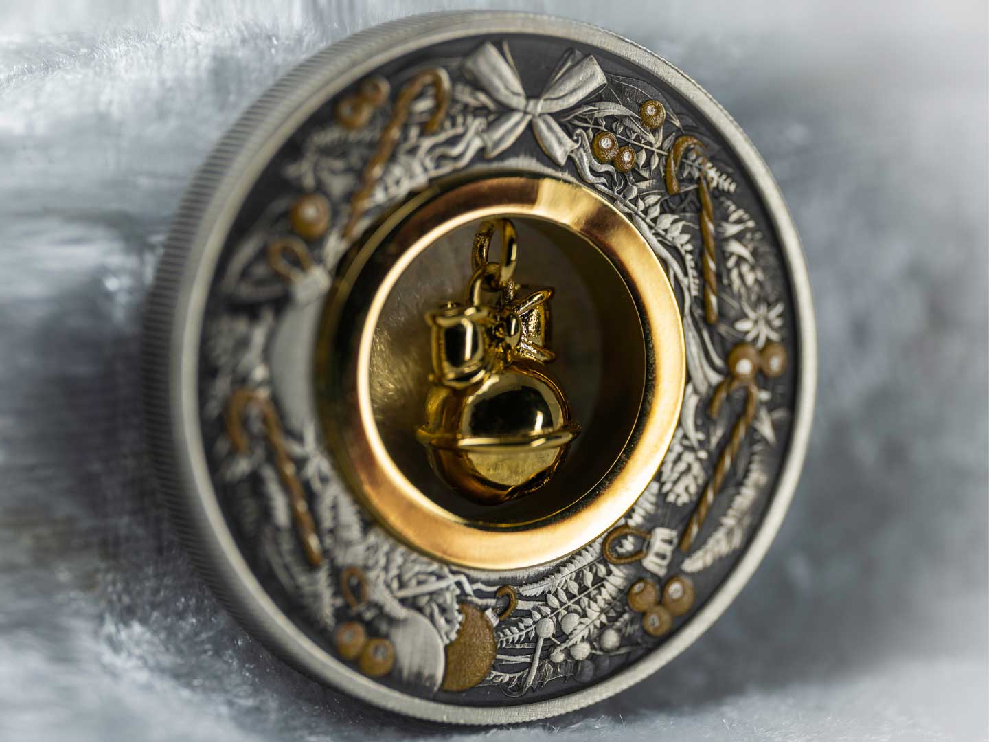 Antiqued coin 1440x1080